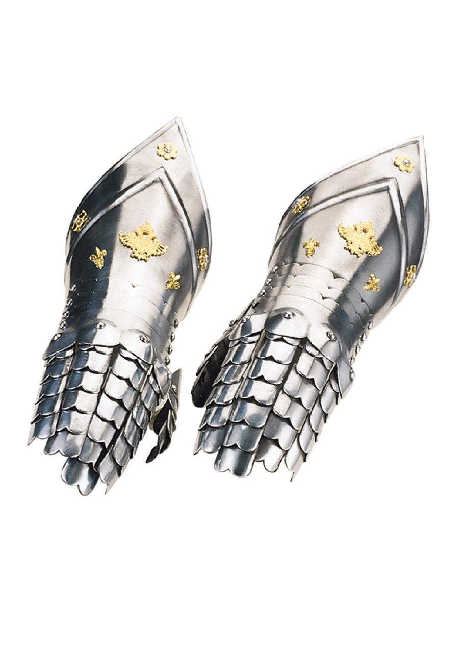 Gauntlets, decorated with gold 