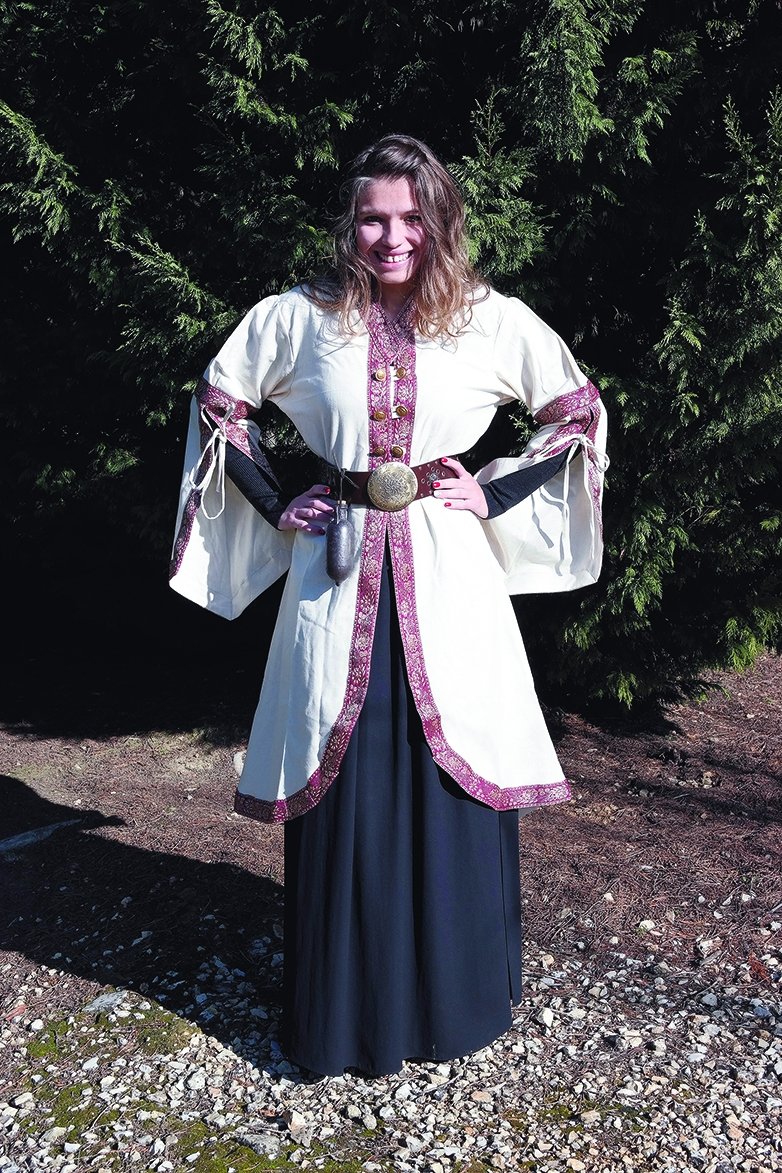 Medieval women's coat - natural color