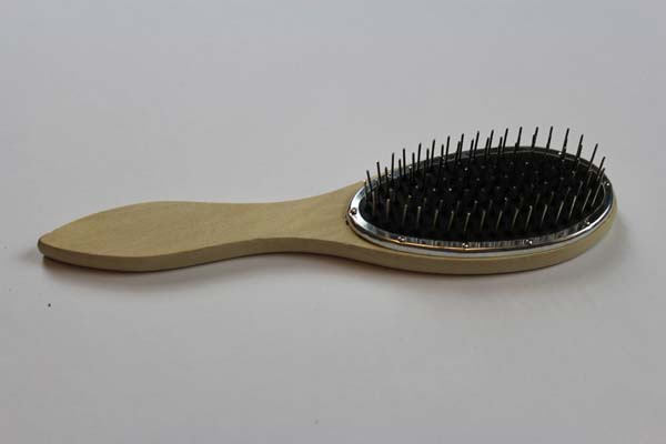Hairbrush for wigs