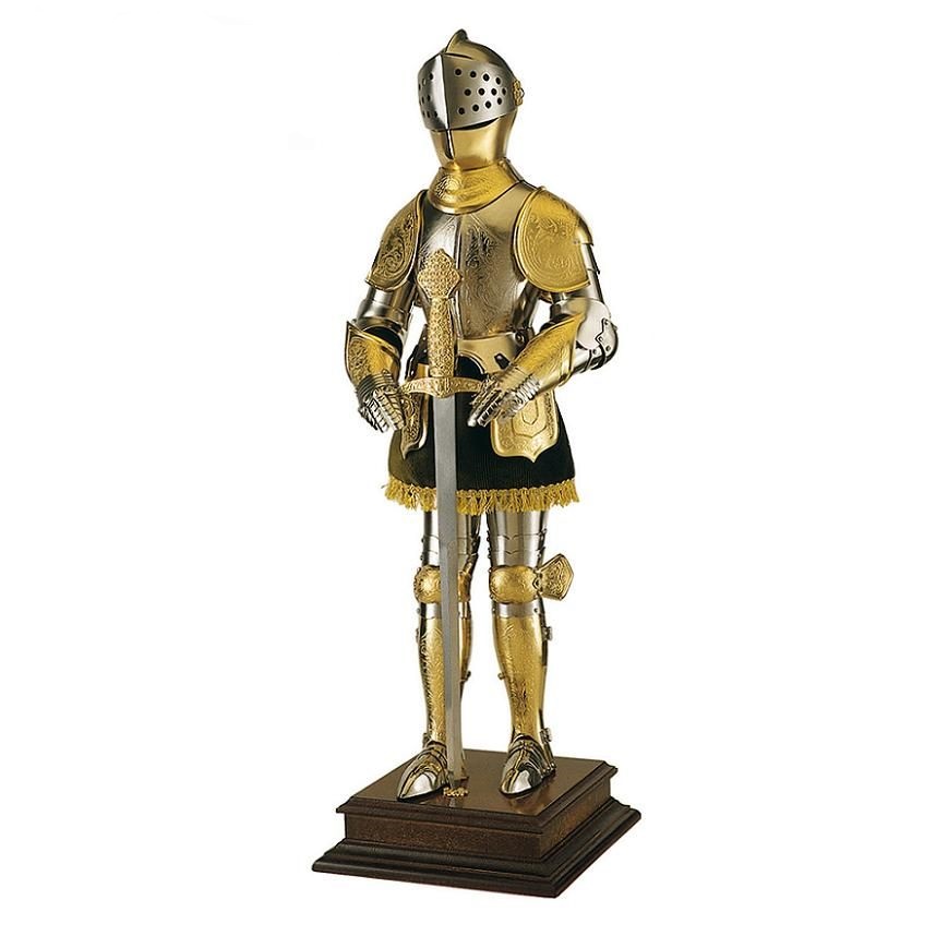 Spanischer Miniatur-Königlicher Ritter des 16. Jahrhunderts in Goldrüstung 