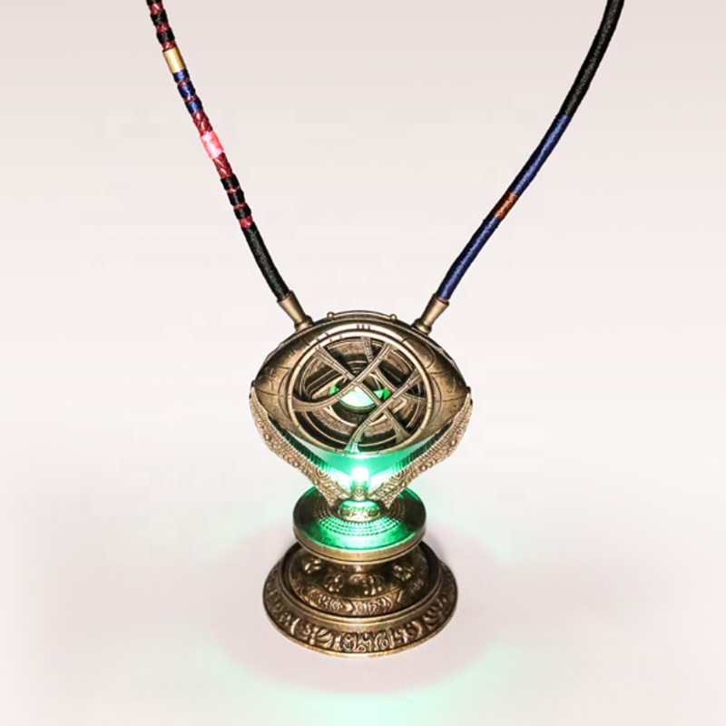 Dr. Strange - Auge von Agamotto Halskette aus Metall mit LED-Beleuchtung 