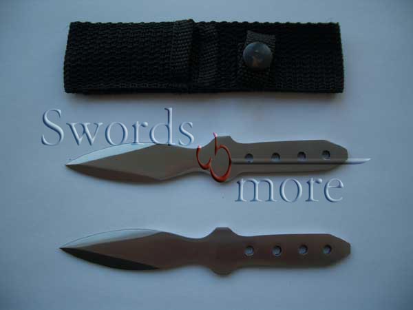 Set of throwing knives with sheath