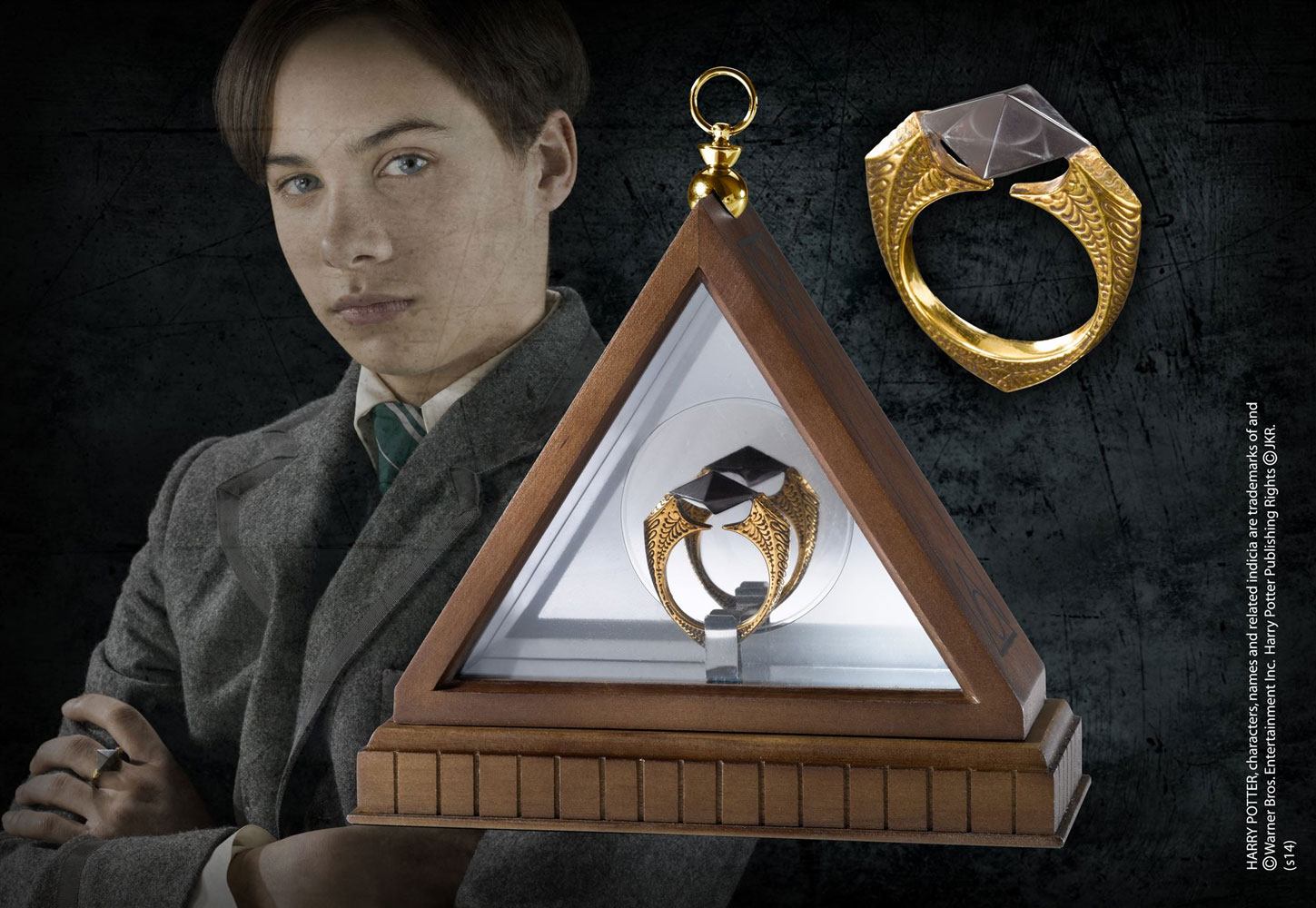 Harry Potter Replik 1/1 Lord Voldemorts Horkrux Ring (vergoldet)