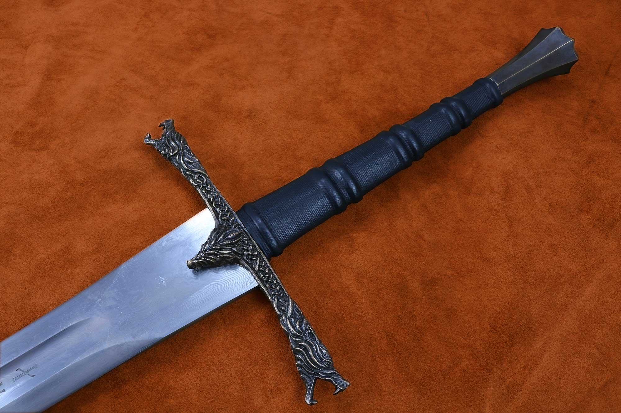 Eindride Schwert mit Klinge aus gefaltetem Stahl