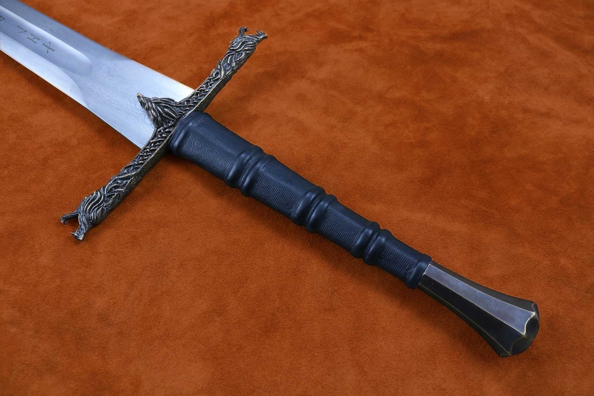 Eindride Schwert mit Klinge aus gefaltetem Stahl